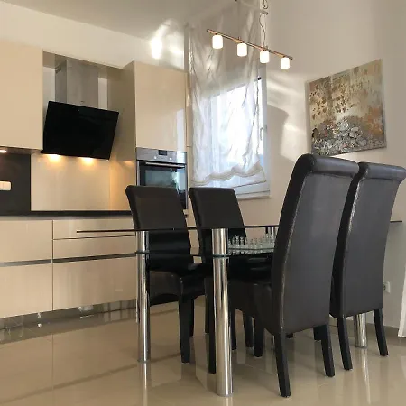 Exclusive Airport Apartment Kelsterbach Buitenkant foto