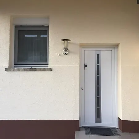 Exclusive Airport Apartment Kelsterbach Buitenkant foto