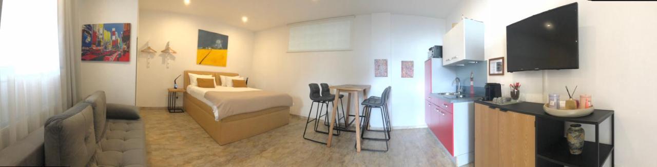 Apartment Exclusive Airport *