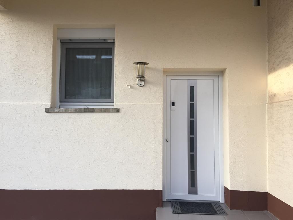 Exclusive Airport Apartment *