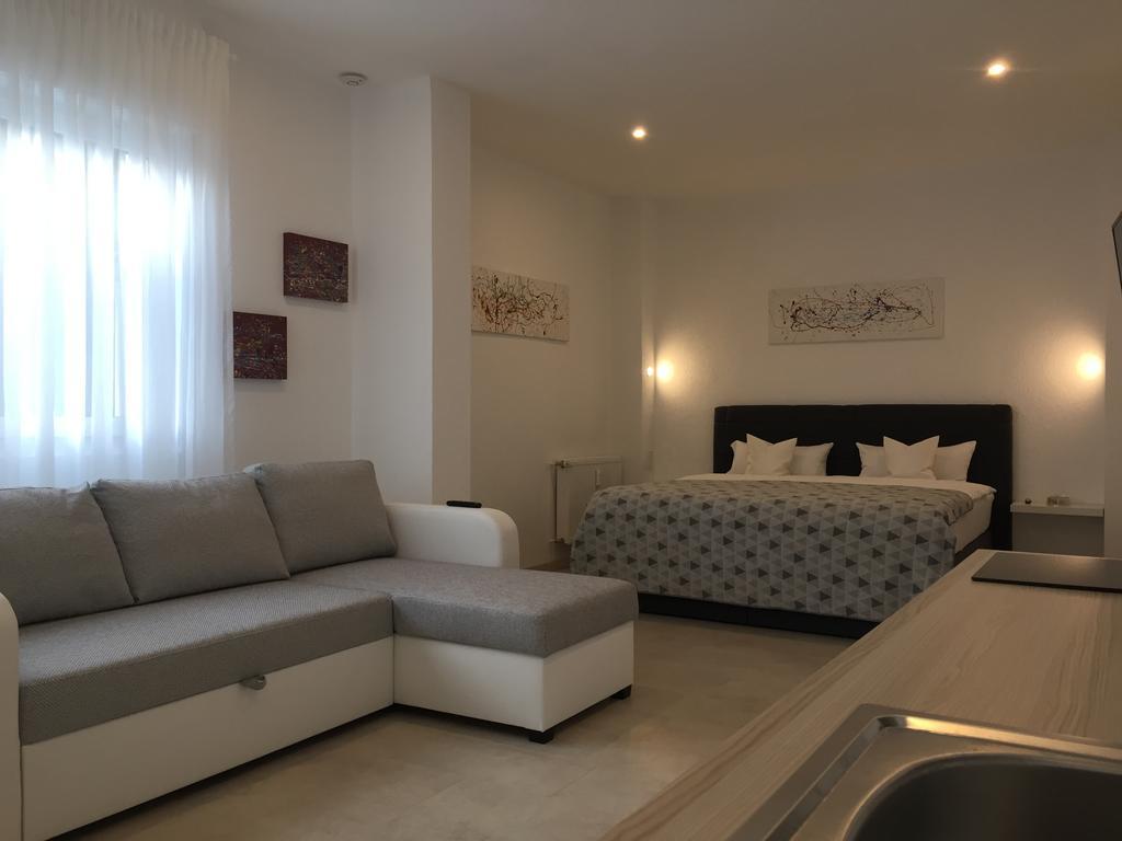 Exclusive Airport Apartment *